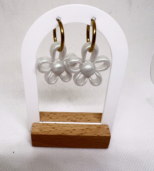 Fleurs ouvertes blanches