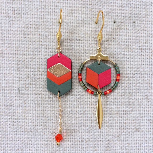 Boucles d’oreilles « Arioso » asymétriques, dorées, cuir rose camélia, cuivré, orange vif et vert bronze