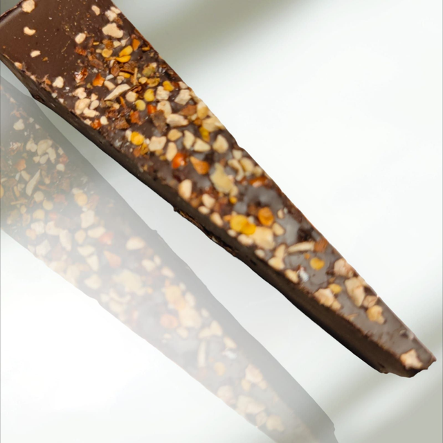 Dunkle Schokolade mit Chilli-Pepper - zwischen 130 - 170 Gramm/ Stück