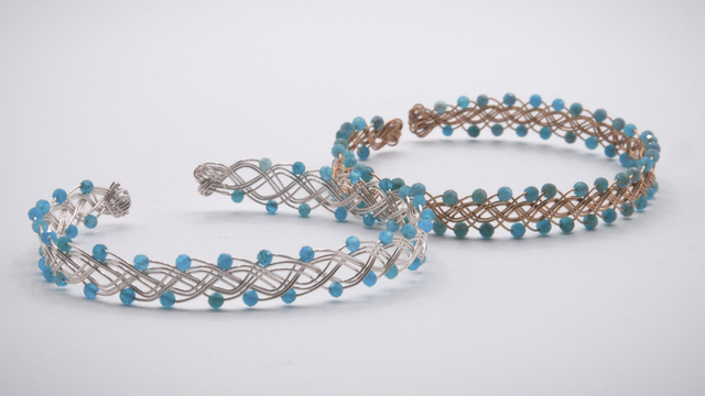 Bracelet tressé orné d'apatites facettées 