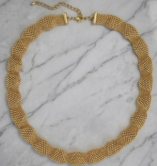 Collier beadweaving