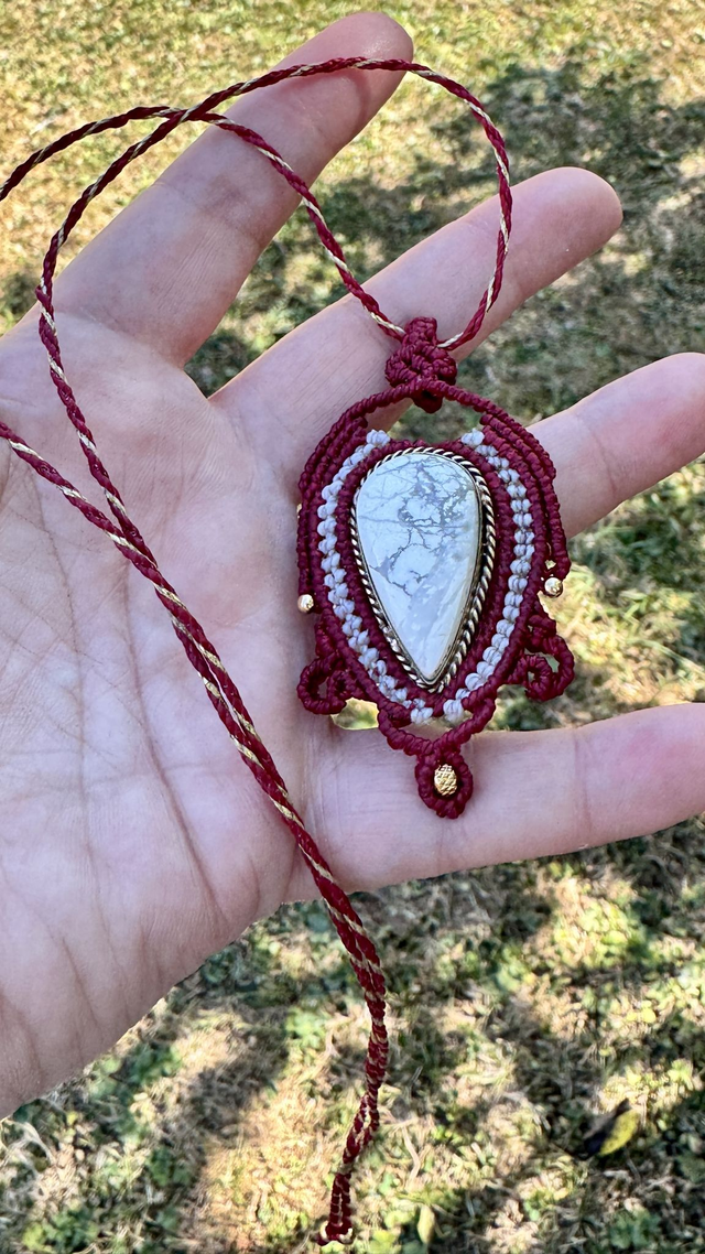 Médaillon et cordon Séléné