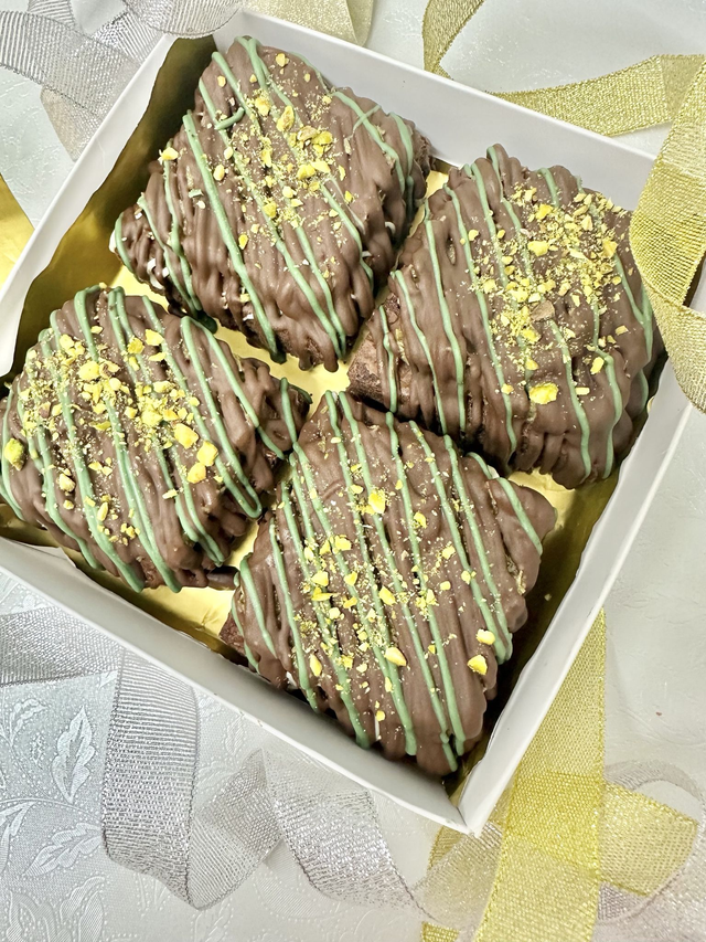 Viral Dubai Pistachio Kunafa Chocolate Brownies