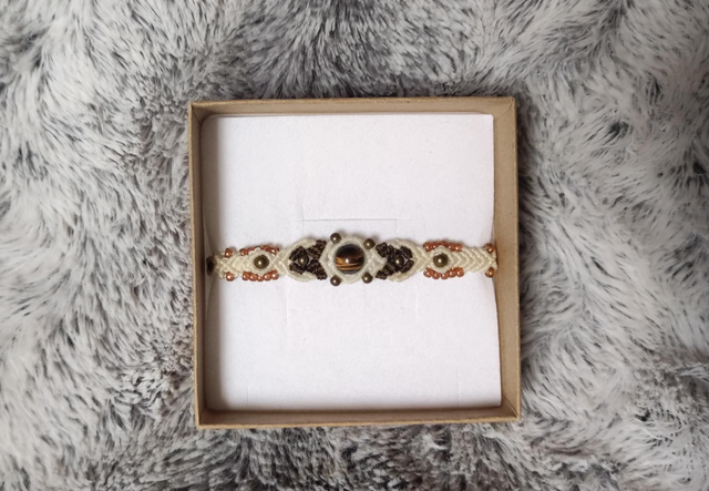 Bracelet écru et marron avec oeil de tigre