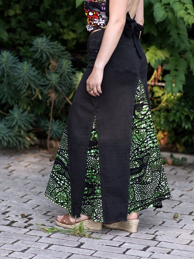 Jupe NGOR en jean recyclé & tissu wax du Sénégal – Pièce unique, éthique et poétique
