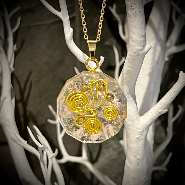 Crystal Energy 12 sided Disc Pendant with Rose Quartz (18ct gold plated chain)