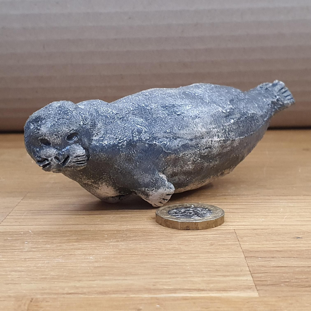 Grey seal sculpture 