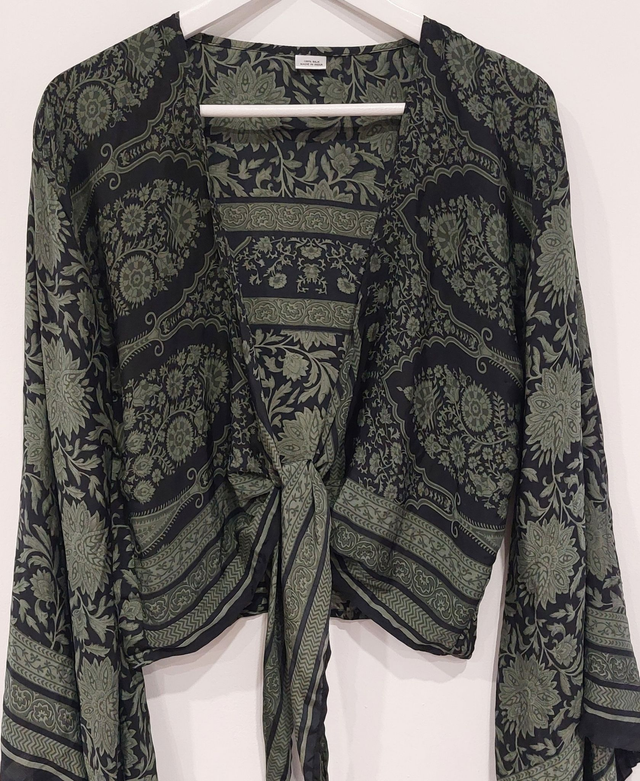 Top femme cache-cœur ou gilet en sari vintage recyclé, manches longues évasées - unique et léger - écoresponsable - vert et noir