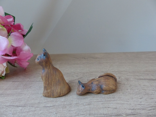 Duo de Figurines Chats Marron en Argile – Sculptées à la Main – Vintage Rare