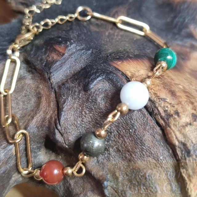 Bracelet des êtres chers : Agate rouge Cornaline, pyrite, Emeraude et Malachite