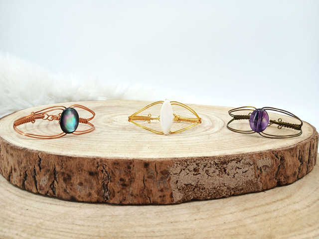 Eleonore, bracelet en améthyste ou nacre et cuivre plaqué