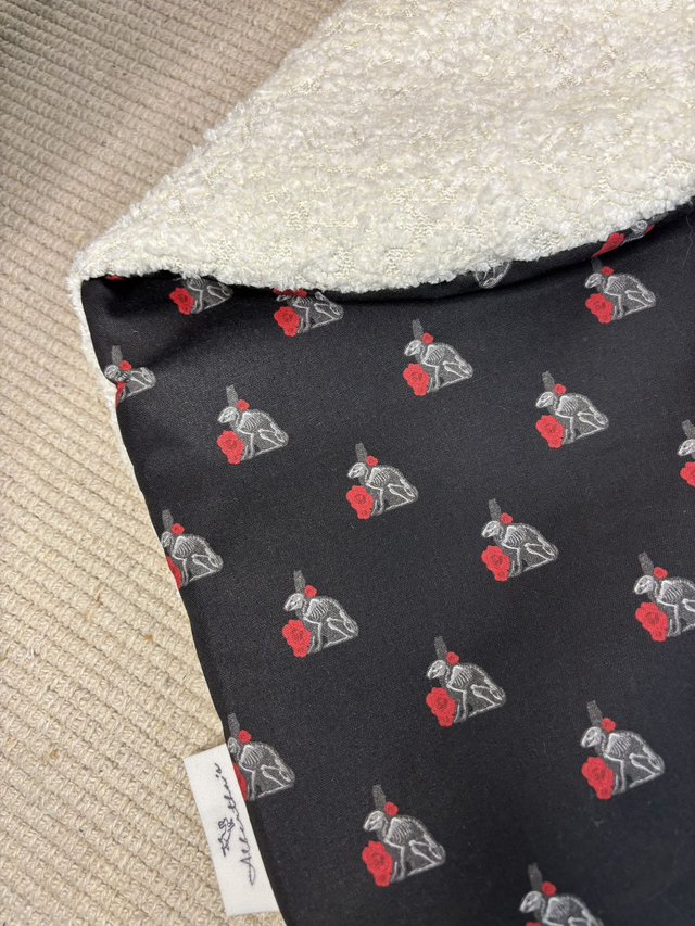 Coussin ovale Albertha&#039;s &quot;squelette&quot;