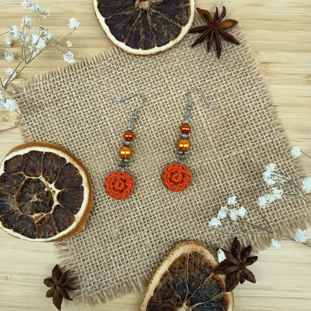Parure orange foncé et argenté - Boucles d'oreille orange foncé et argenté pendantes