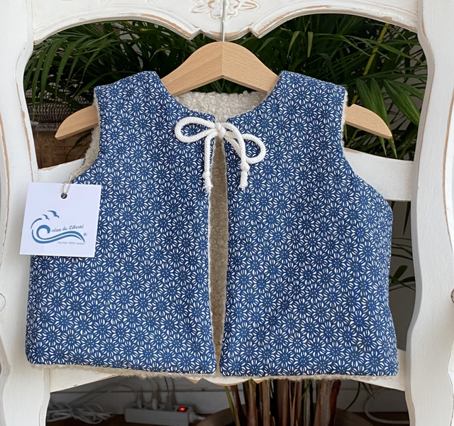 Le Petit Berger 🌿 – Gilet enfant réversible 2 ans