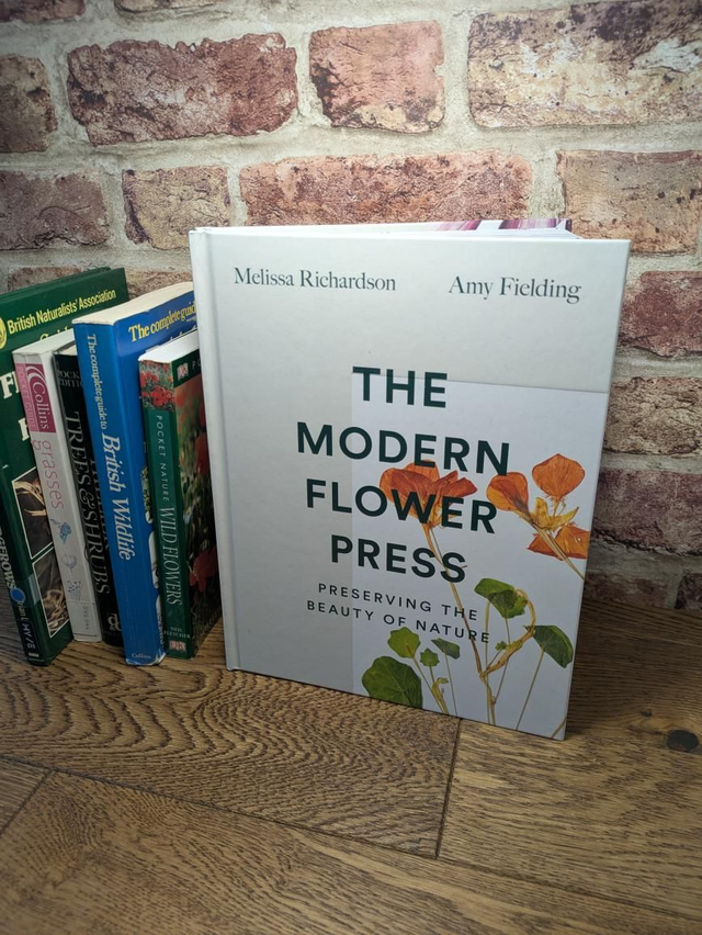 The Modern Flower Press by Melissa Richardson and Amy Fielding (Hardback)