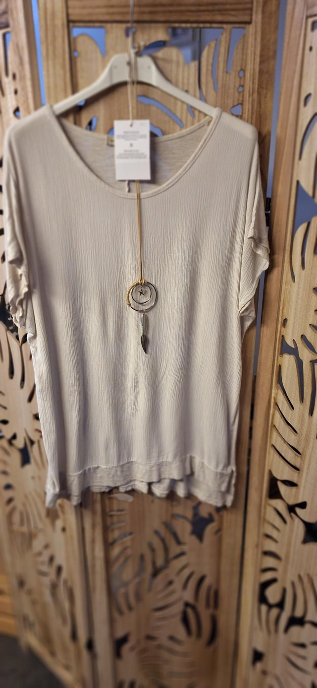 Tee shirt beige collier 
