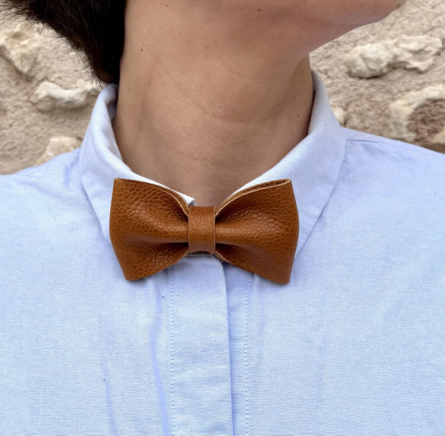 Noeud pap en cuir texturé 