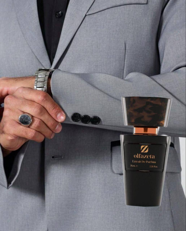 N° 205 Parfum Homme "Les essences fruitées de pommes fraîches et d'agrumes soulignent parfaitement la personnalité unique de l' homme