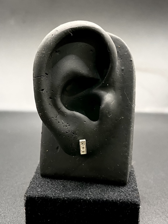 Brinco palito 3 zircônia 