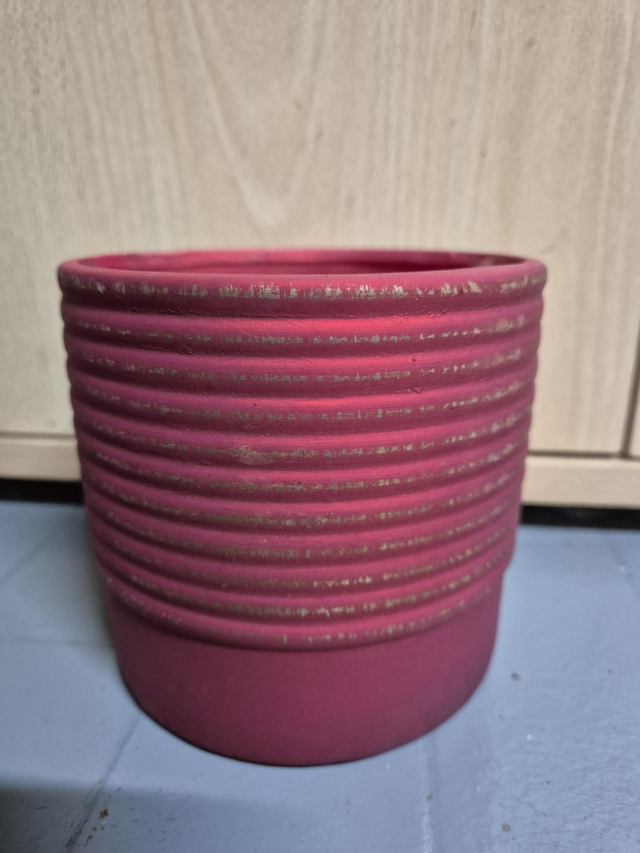 Cache pot strié doré diamètre 11,5cm