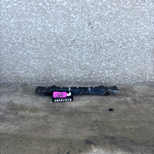 Traverse avant inférieur 