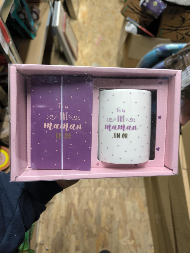 COFFRET MUG ET CARNET TU ES UNE MAMAN EN OR