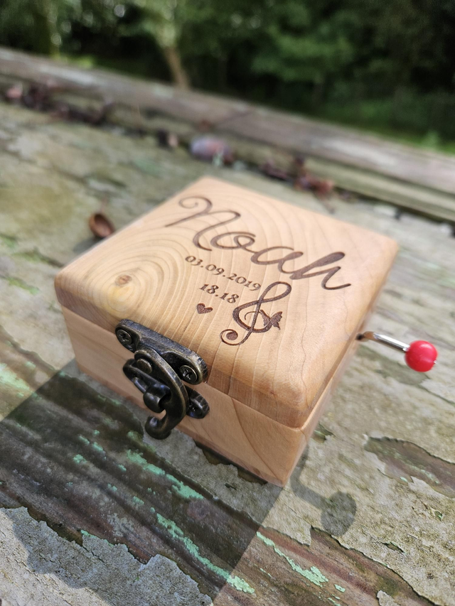 Boîte à musique => SUR COMMANDE