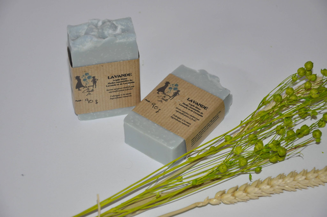 Lavande : savon surgras à l&#039;argile bleue et aux huiles essentielles de lavande et de lavandin