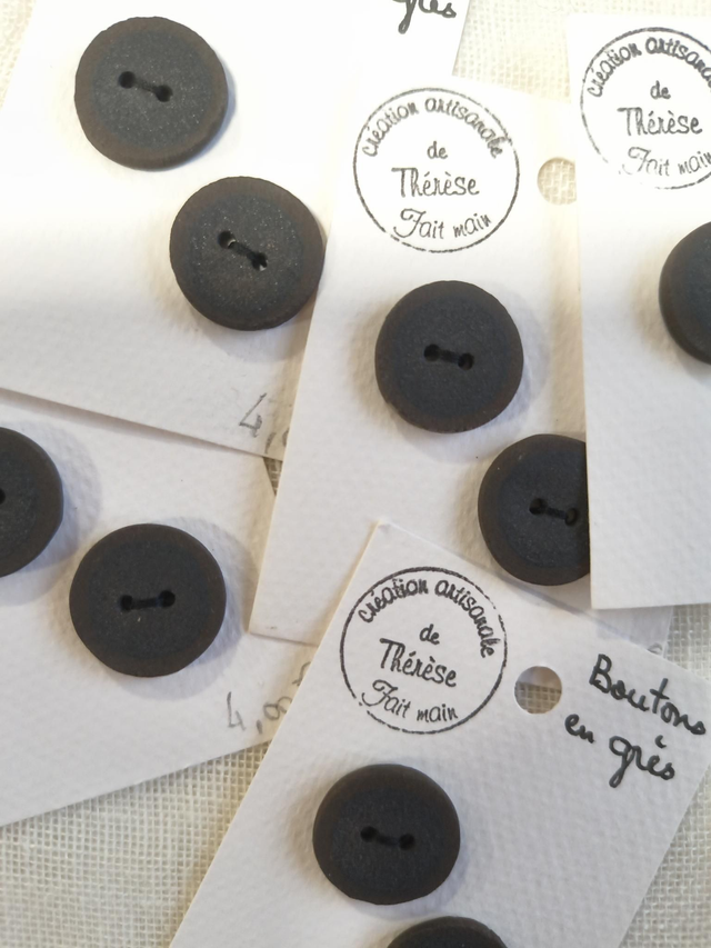 Boutons grès noir 