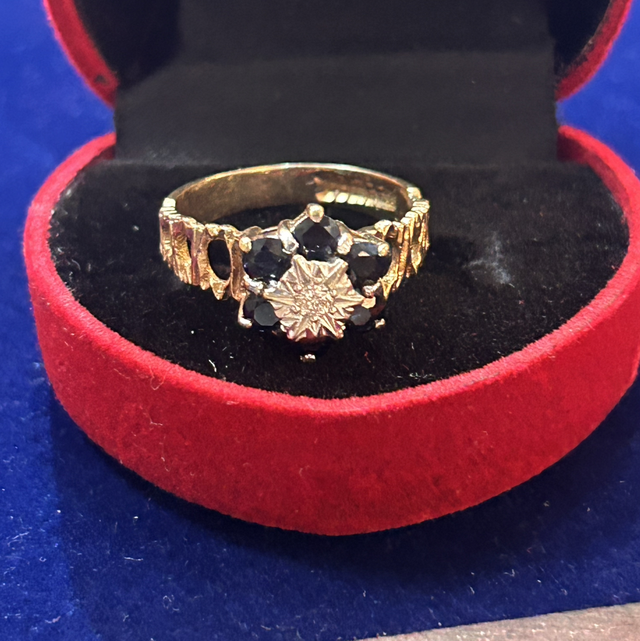 9ct yellow gold sapphire and diamond ring 