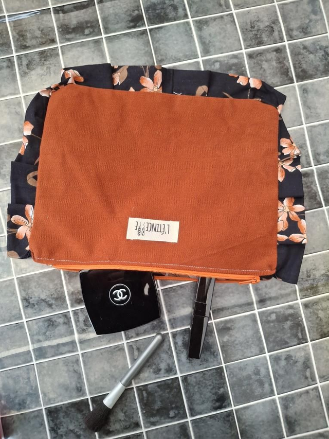 Trousse à froufrous - Jeans x Fleurs de nuit