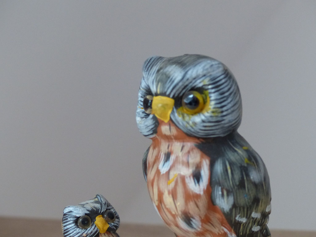 Figurines chouettes savantes sur livre peintes main, cadeau enseignant, professeur, maman, souvenir lecture conte du soir, cadeau fête père