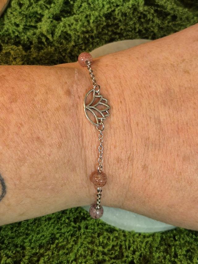 Lotus Radieux – Quartz Fraise – Collection Charme Magique