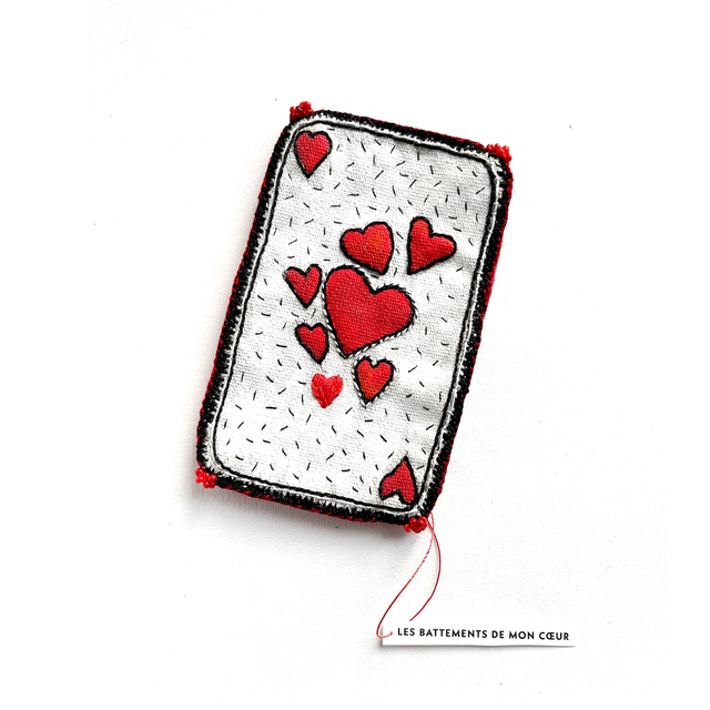 As de cœur original peint et brodé de fils et de perles