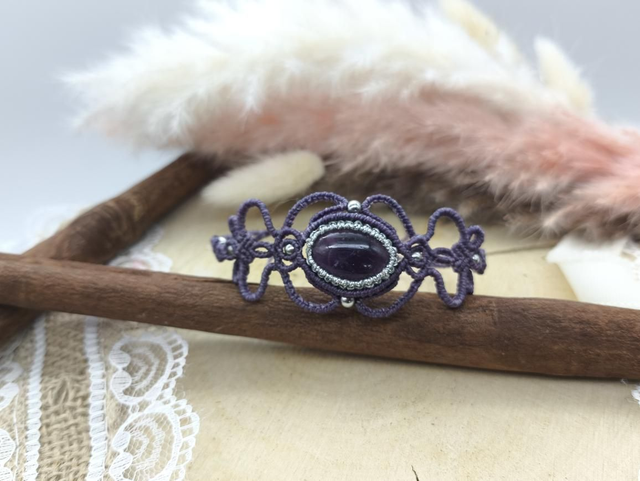 Bracelet violet avec améthyste et perles laiton 