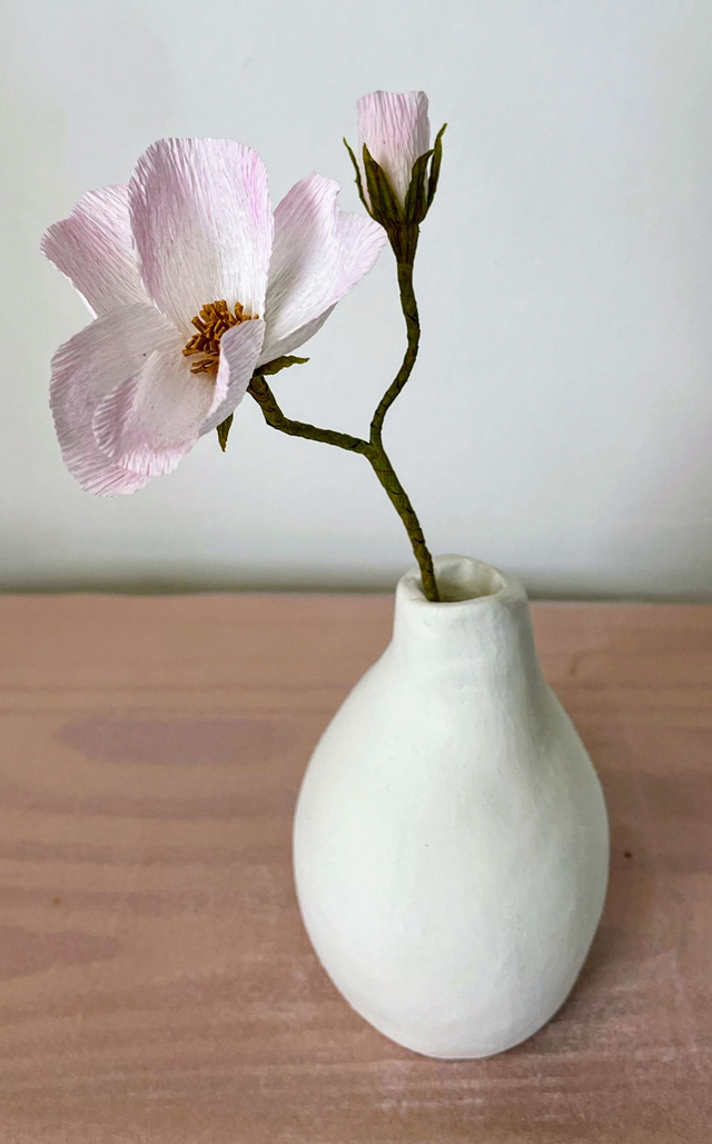 Eglantine "Eléor" avec son vase artisanal offert