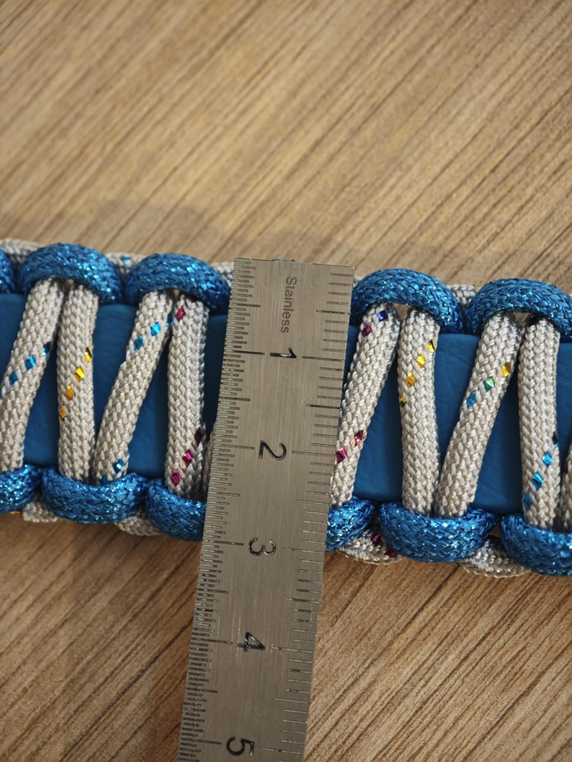 Collier en biothane + paracorde tressé par dessus RÉGLABLE