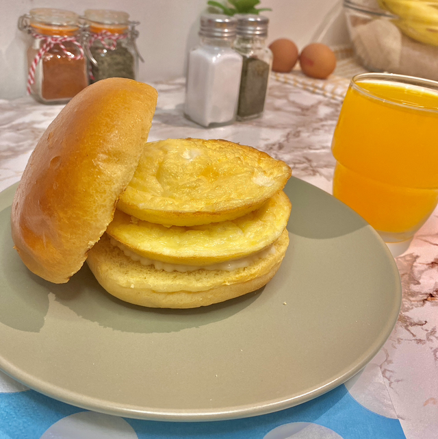 Double Cheese Omelette Buns