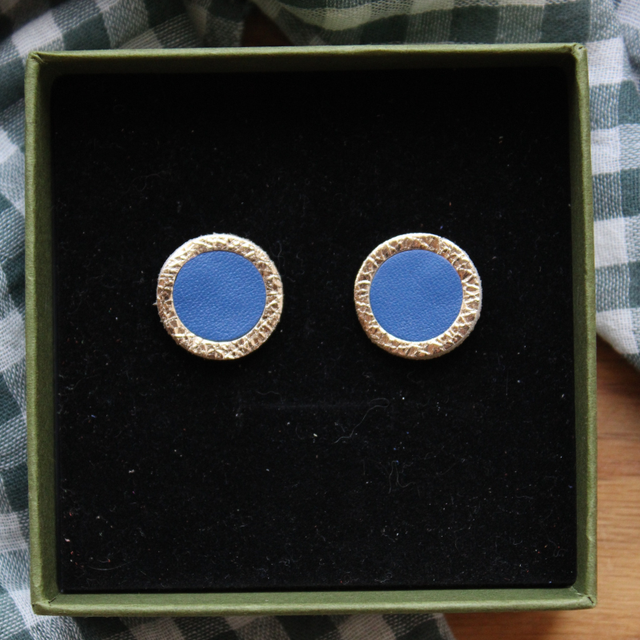 Boucles d’oreilles puces cuir rond 