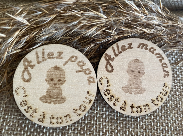 Jeton de décision en bois pile ou face  « à qui le tour ? » Maman ou papa ?