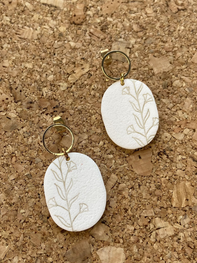 Boucles d'oreilles Ova blanche