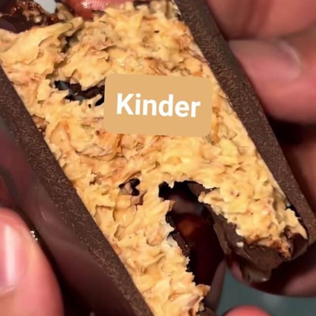 Dubai Chocolate Bar KINDER (MEDIUM)