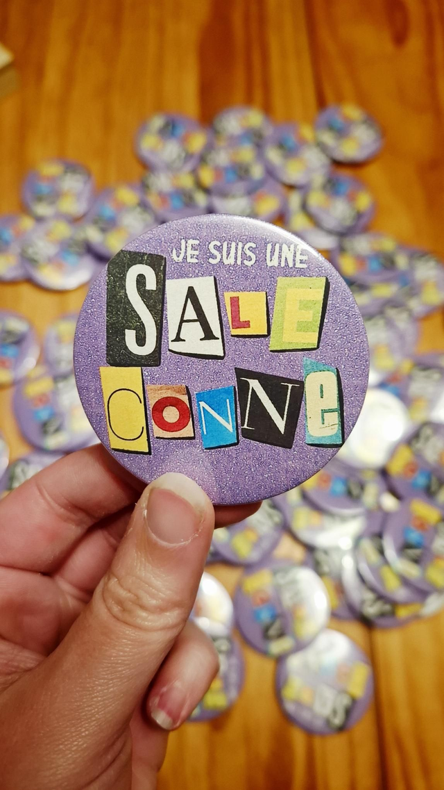 Badge Sale conne