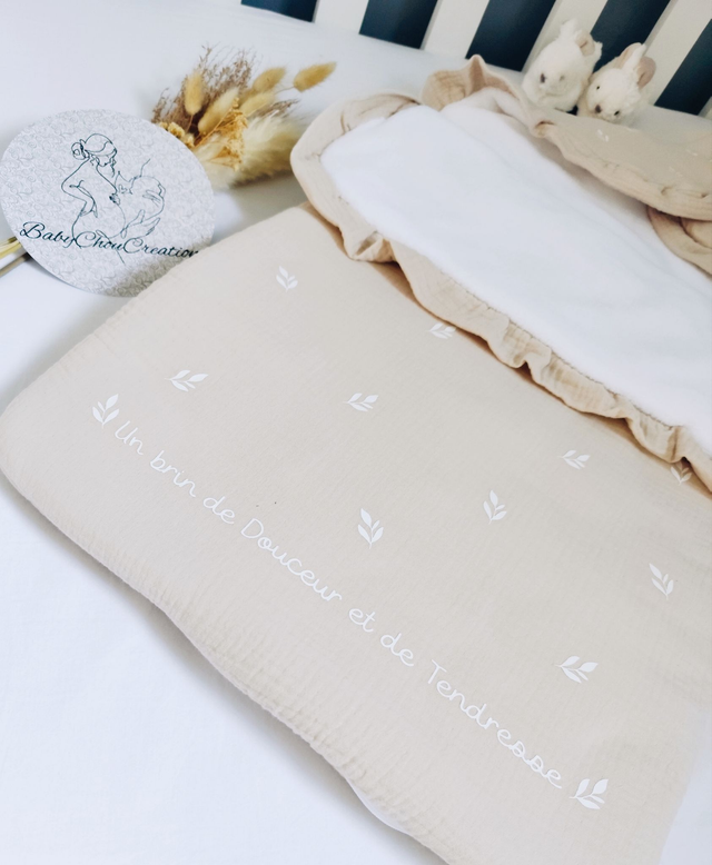 Nid d'ange en gaze de coton motif feuilles