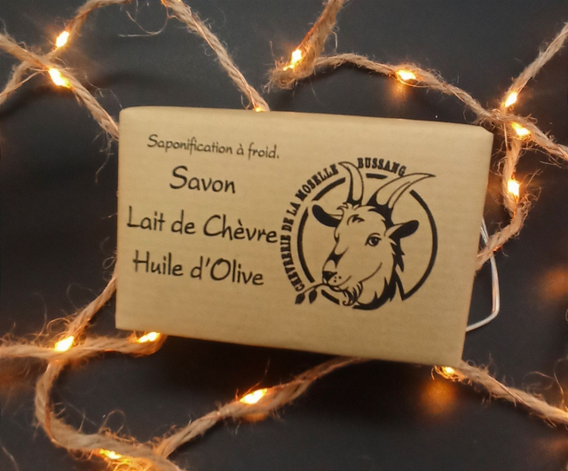 Savon lait de Chèvre, huile d'olive.