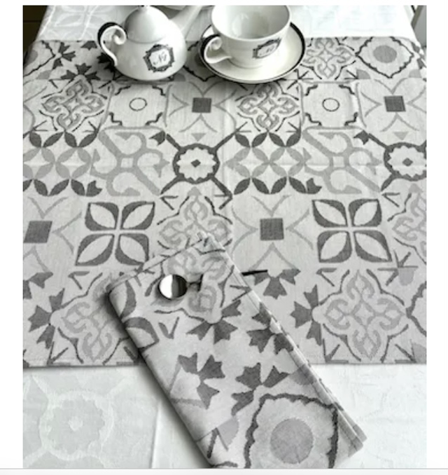 Chemin de table, carreau ciment, gris💥