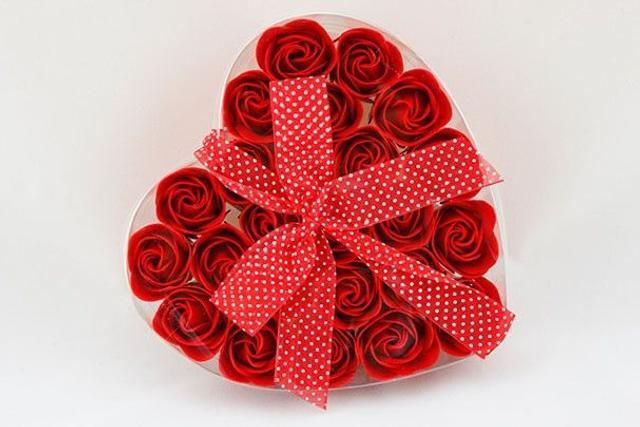 Bispol Zestaw 24 Mydlanych Kwiatów - Czerwone Róże