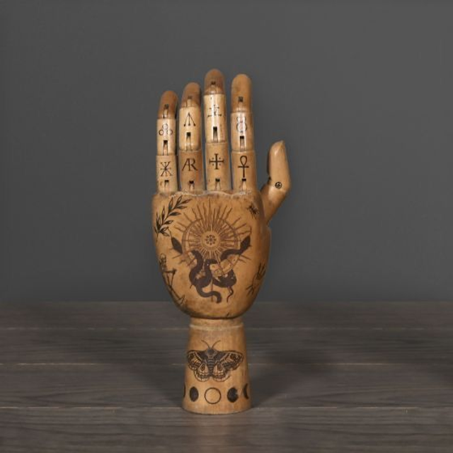Main tatouée "ESOTERISME"