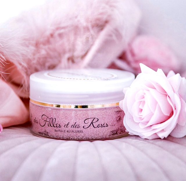 Fille au pluriel « Mon gommage »