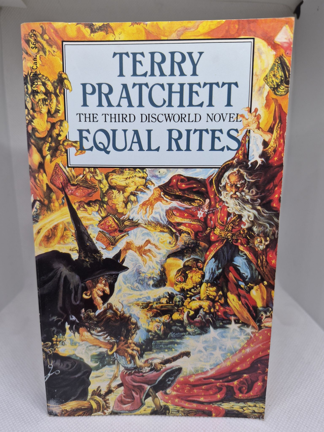 Terry Pratchett - Equal Rites